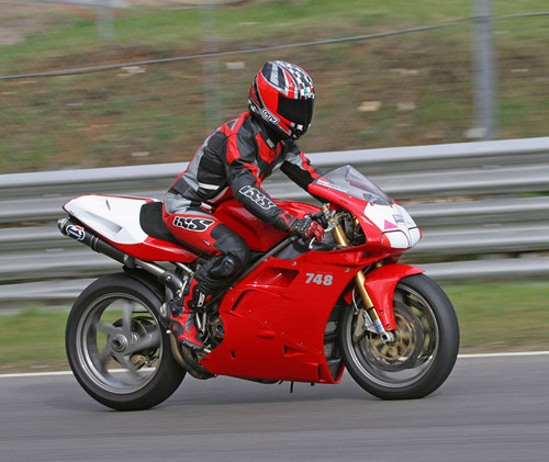 Download Ducati 748 repair manual